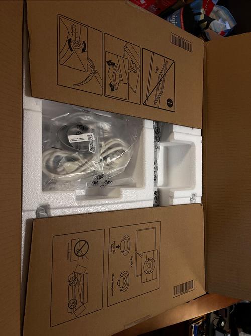 专业工作室使用显示器工作