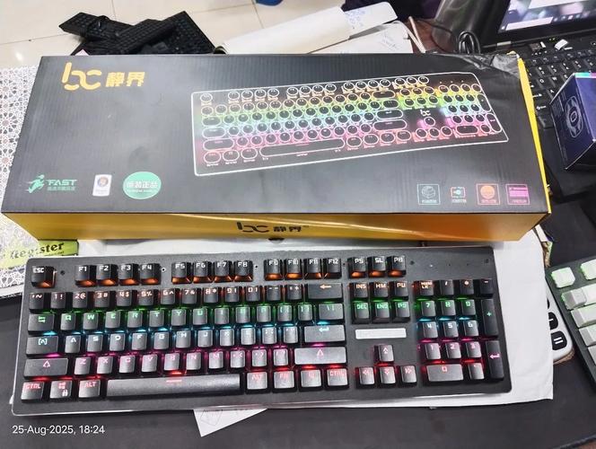 键盘连接接口和轴体细节