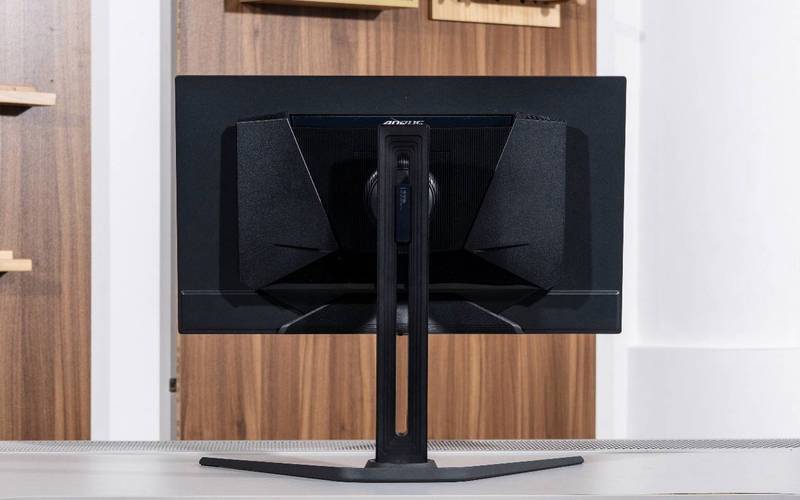 多款显示器并排展示