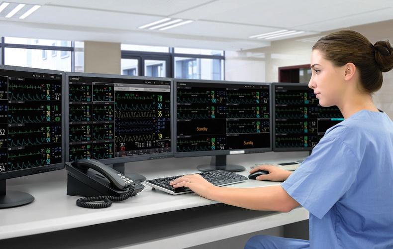 设计师在工作室工作