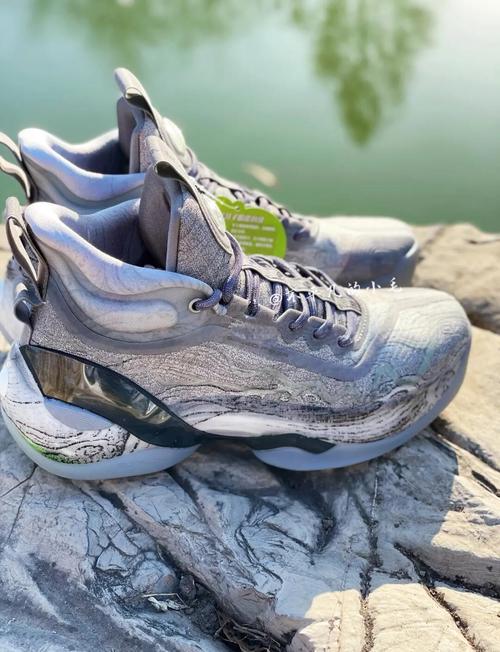 显示器支架调节细节