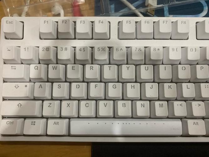 键盘背光灯效特写，显示灯光模式