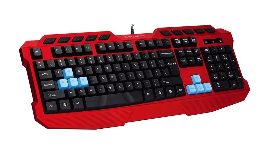 紧凑键盘与桌面搭配