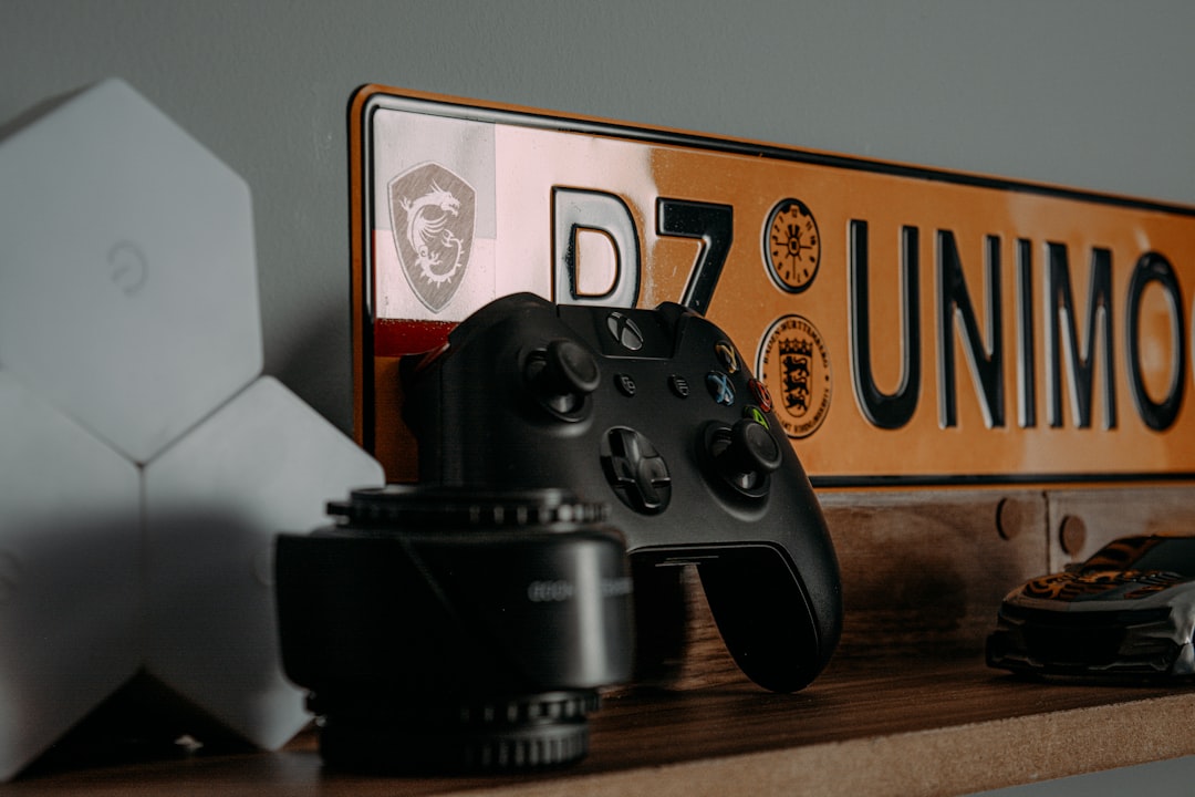 购物决策场景，展示产品比较和选择