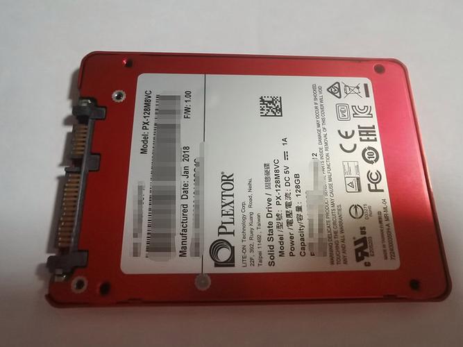 2.5英寸硬盘安装在电脑内部