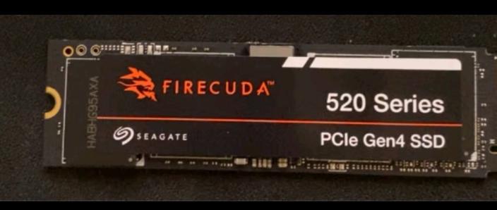 固态硬盘内部芯片结构