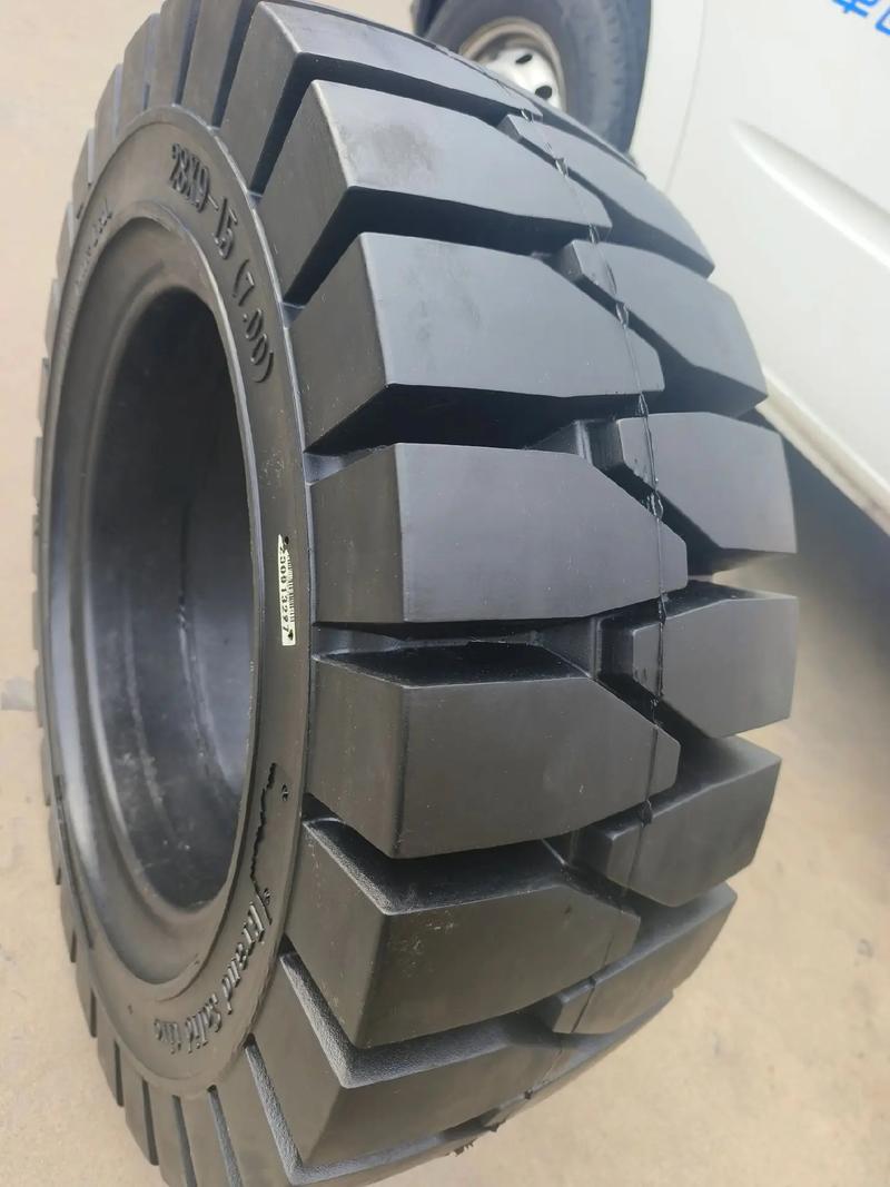 机械键盘内部结构和轴体特写