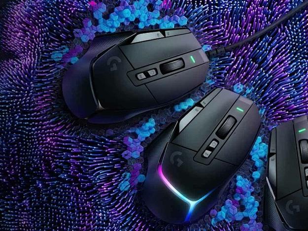 游戏玩家操作鼠标特写