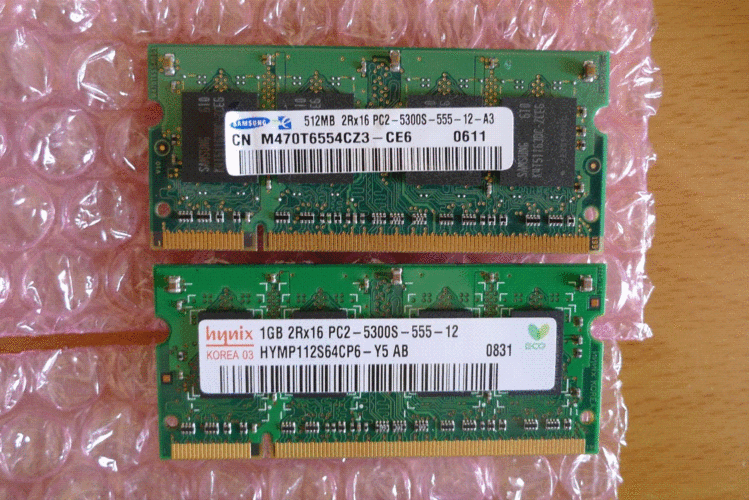 服务器内存模块外观