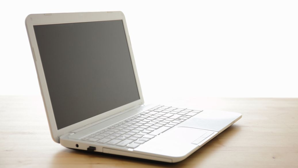 办公场景中的显示器