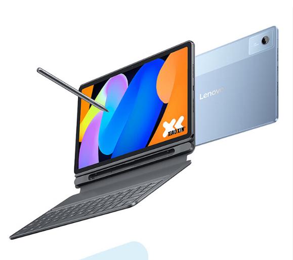 黑色无线鼠标在桌面上