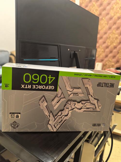 多款显卡并排展示，用于规格对比