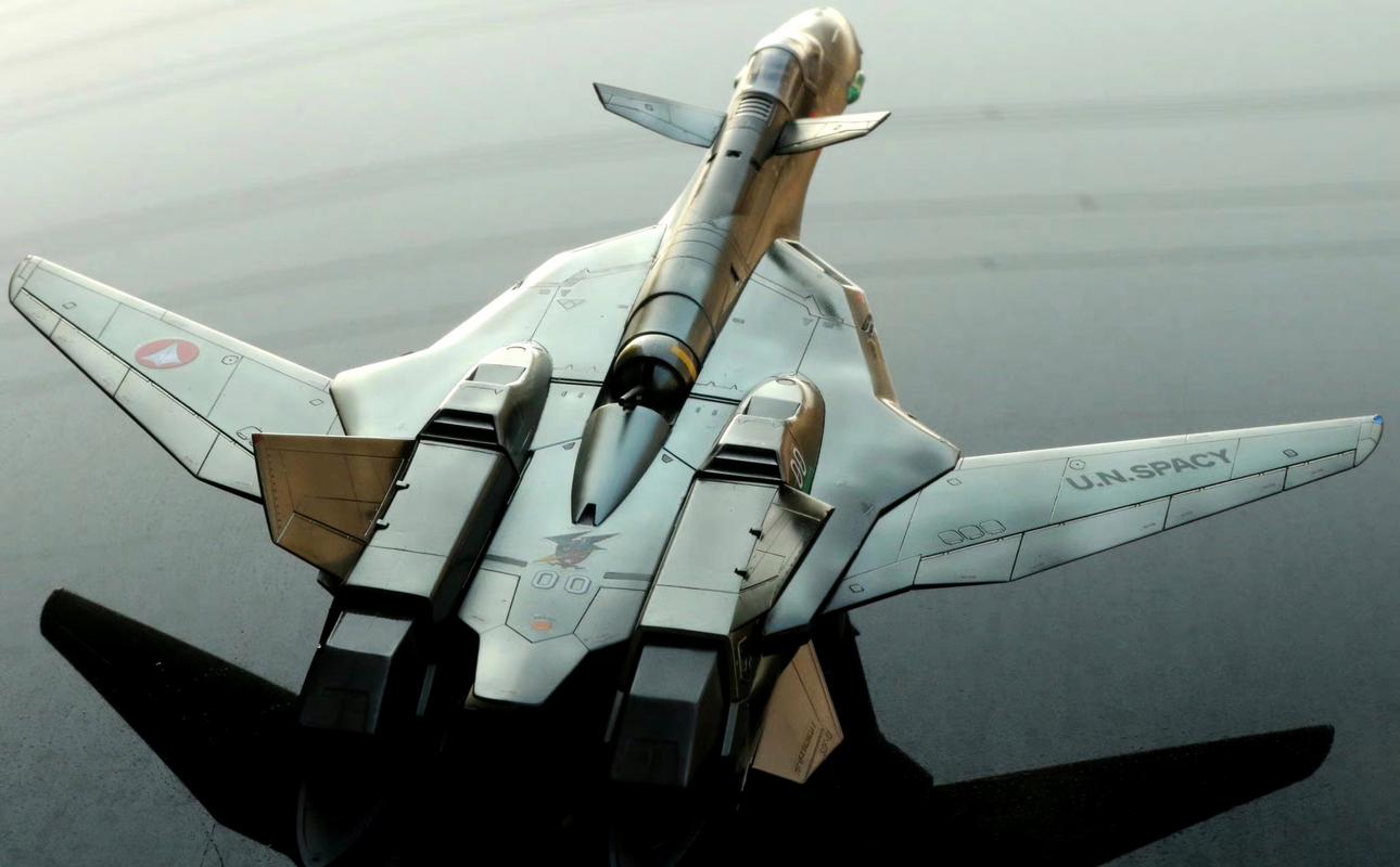 显示器接口和底座细节