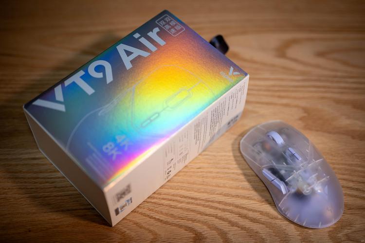 游戏鼠标人体工学设计特写