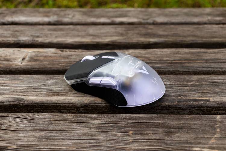 电竞游戏场景与鼠标操作