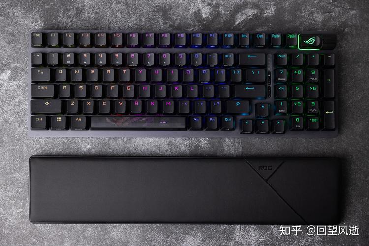 ROG键盘外观设计展示