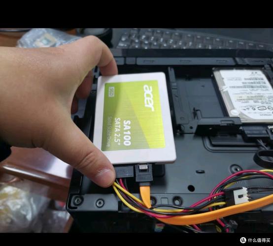 价格标签与货币符号，象征性价比分析