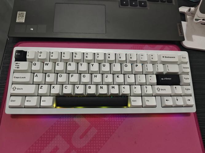 键盘连接接口和电池示意图