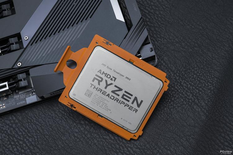 CPU 核心架构示意图，展示多核心布局