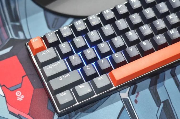 游戏玩家使用键盘场景