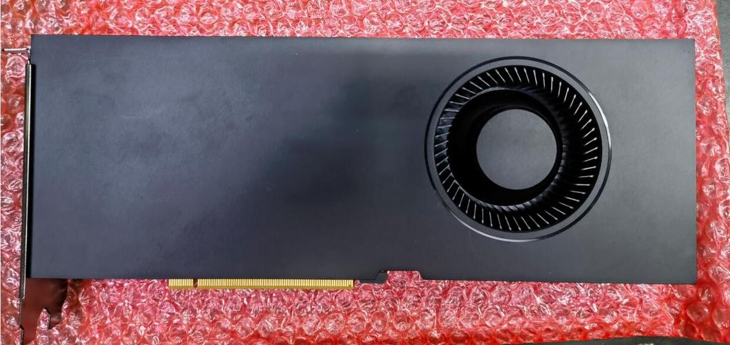 游戏玩家正在使用高性能电脑