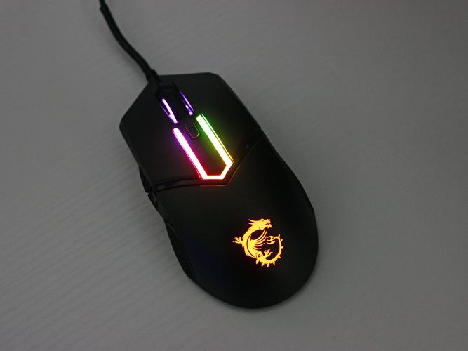 不同型号鼠标并排展示