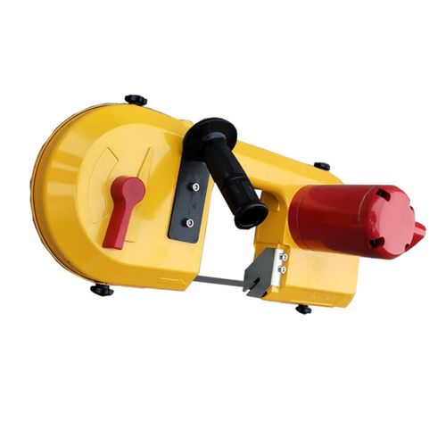 USB线缆连接鼠标,展示供电方式