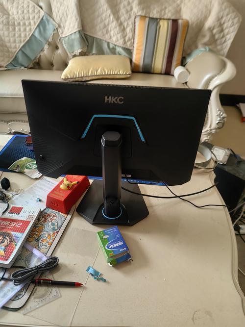 商务办公场景中的显示器