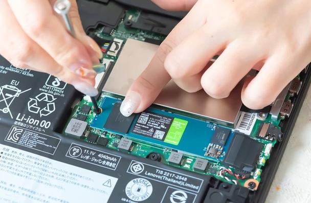 电脑硬件组件展示