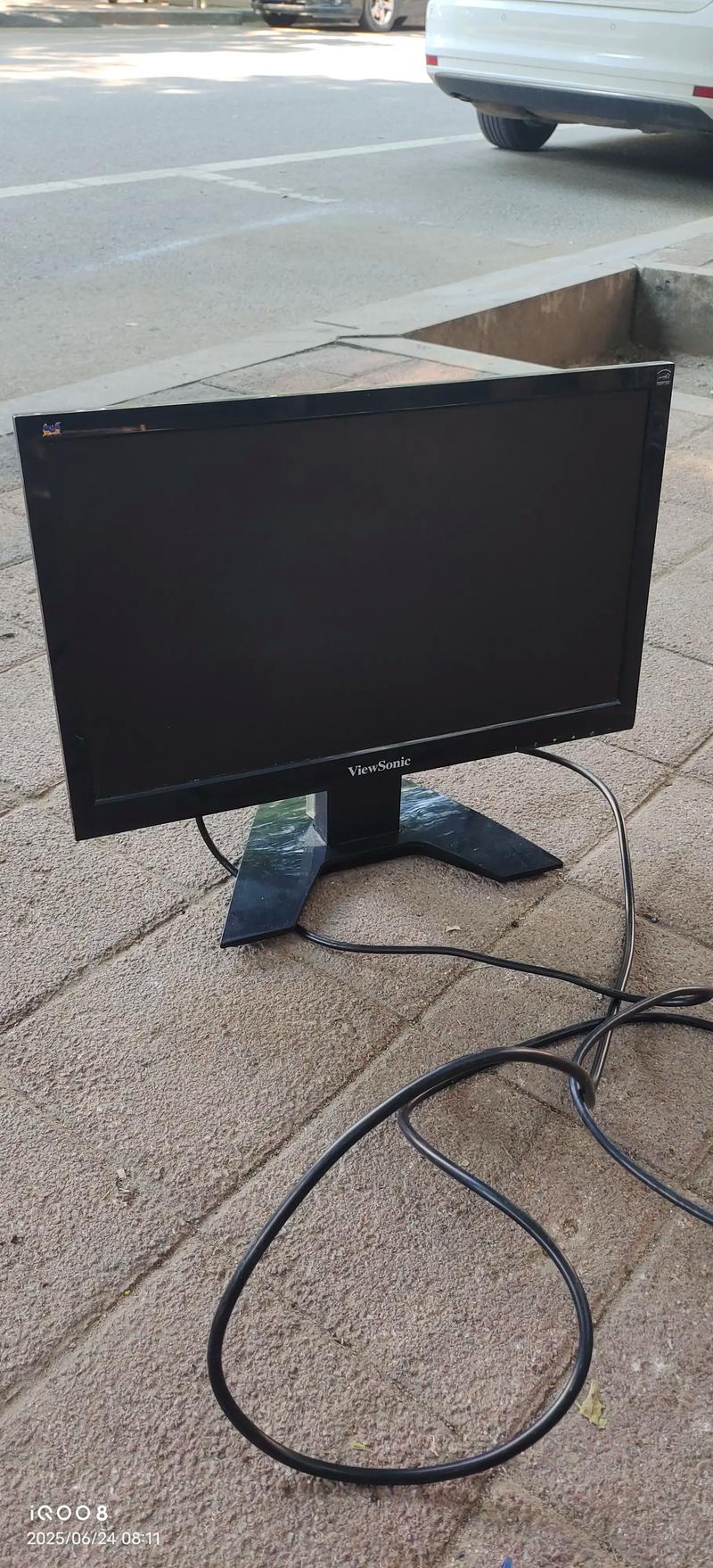 显示器规格对比示意图