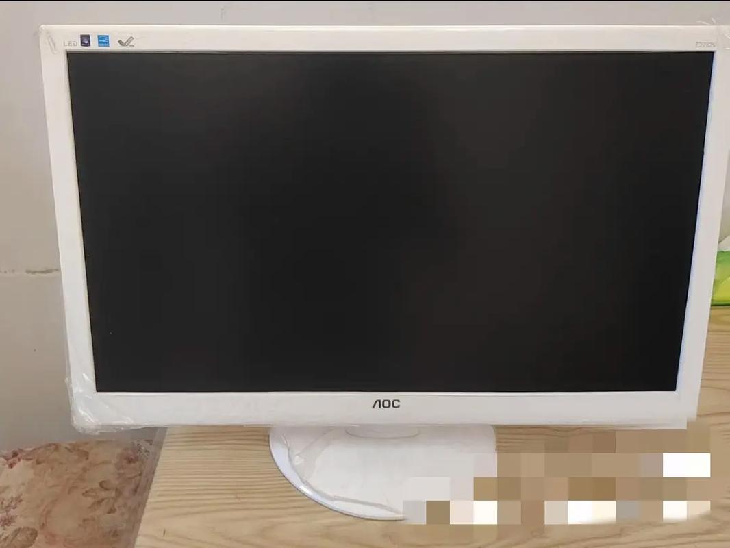 白色显示器外观设计