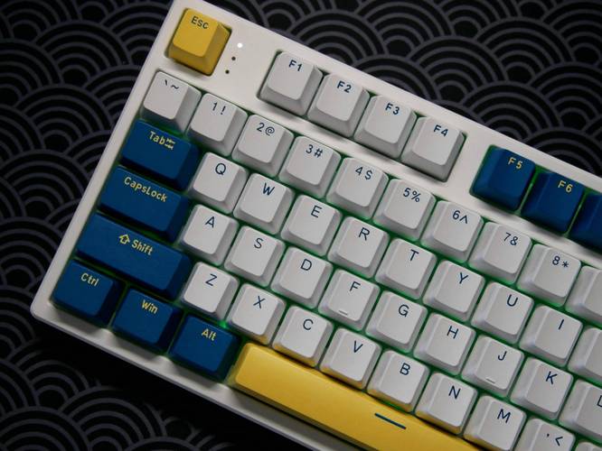 机械键盘规格对比示意图