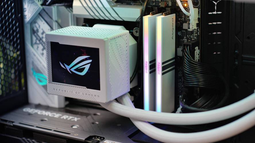 内存散热片和温度监控界面