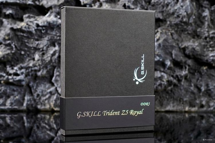 不同代际内存条并排对比