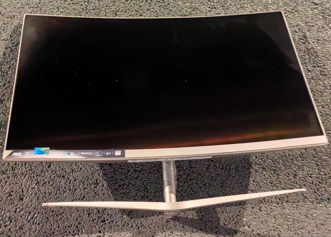 显示器面板和分辨率展示