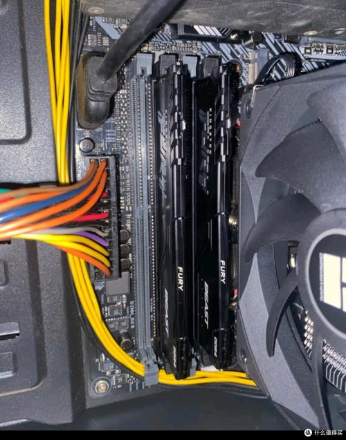 黑色PCB内存条细节