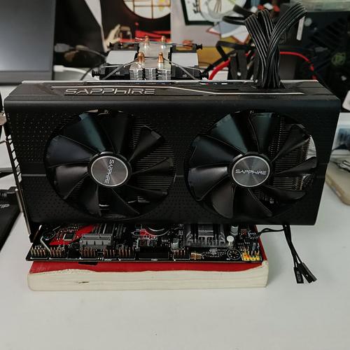 电脑硬件内部视图