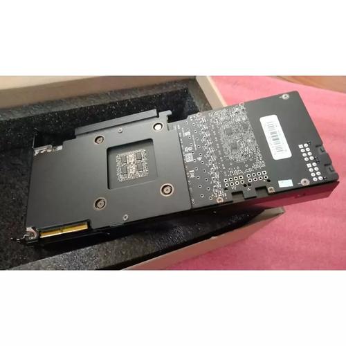 电脑硬件包装盒和配件展示