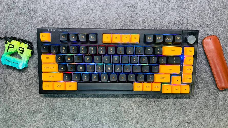 键盘键帽与轴体特写