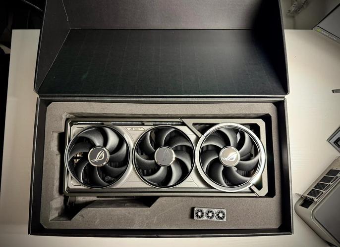 显卡散热和接口细节