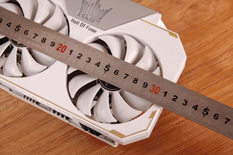 白色显卡设计示例