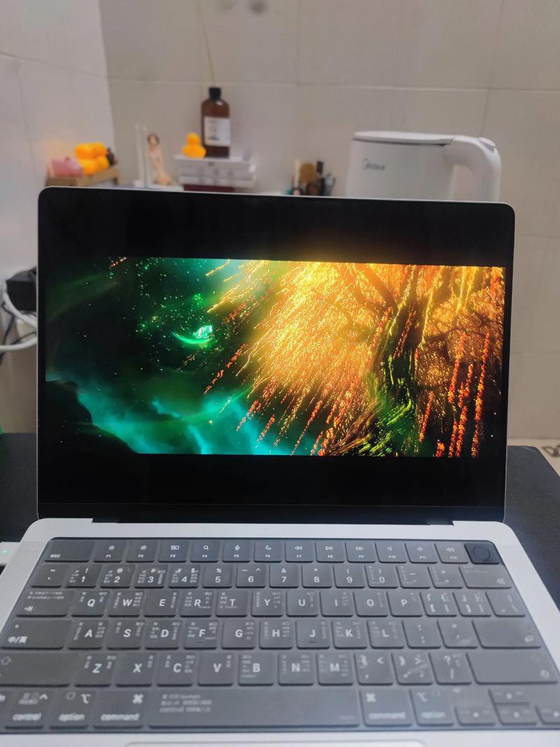 显示器购买决策场景