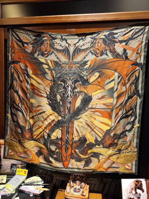 黑色内存条安装在主板上