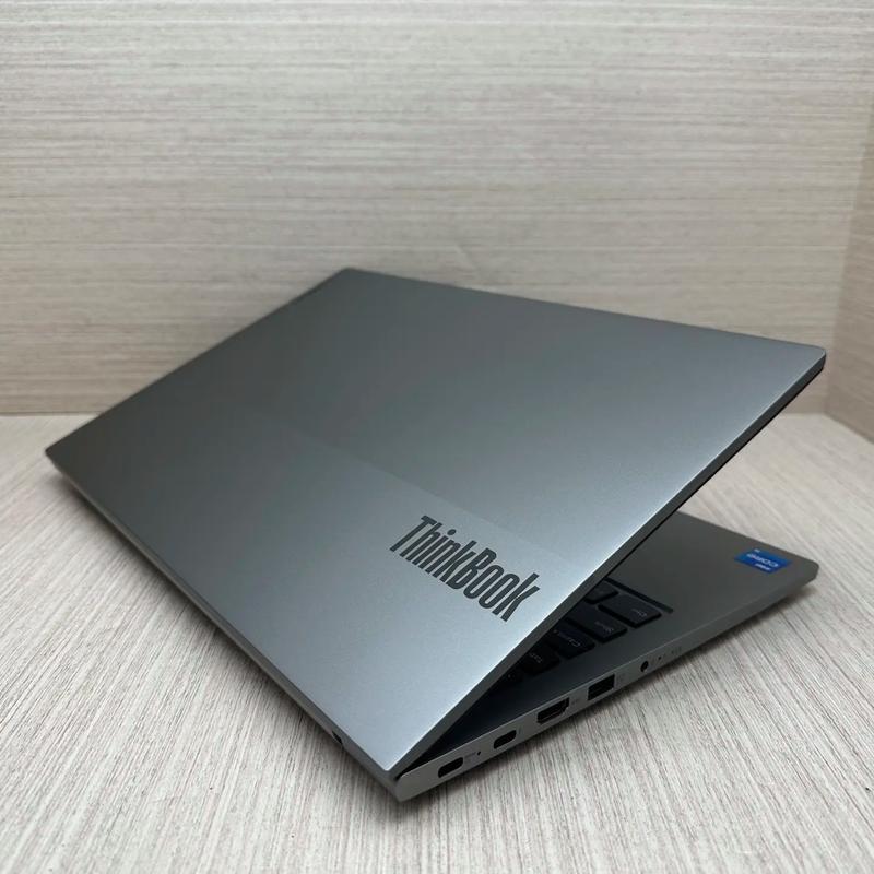 固态硬盘规格对比示意图