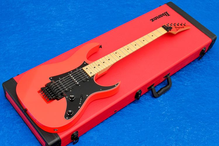 电脑硬件规格对比示意图