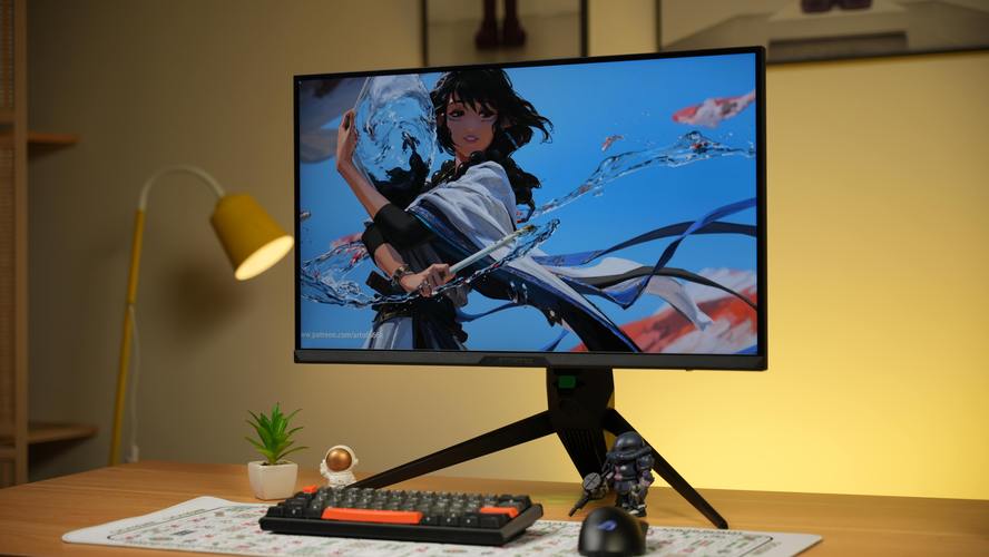 显示器规格对比示意图