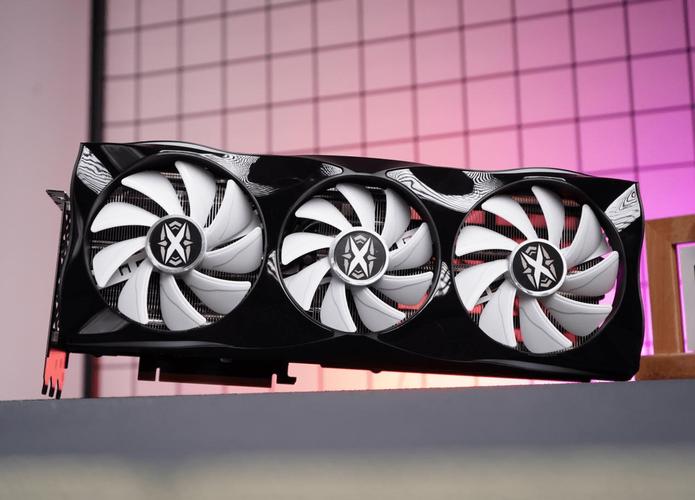 耕升RTX 4090炫光OC vs 磐镭R7 350 2G 深度对比