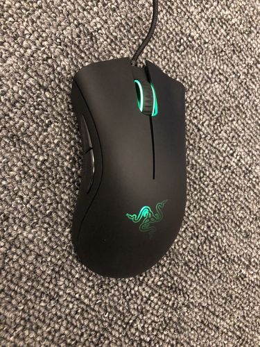 Razer 炼狱蝰蛇2013鼠标评测：经典右手 ergonomic 设计 重返竞技巅峰