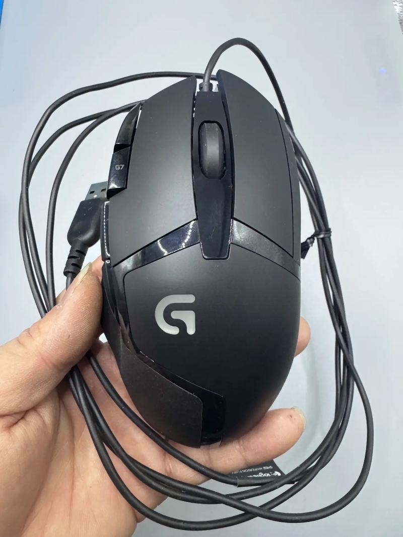 罗技G402游戏鼠标评测:2014经典至今仍具竞争力