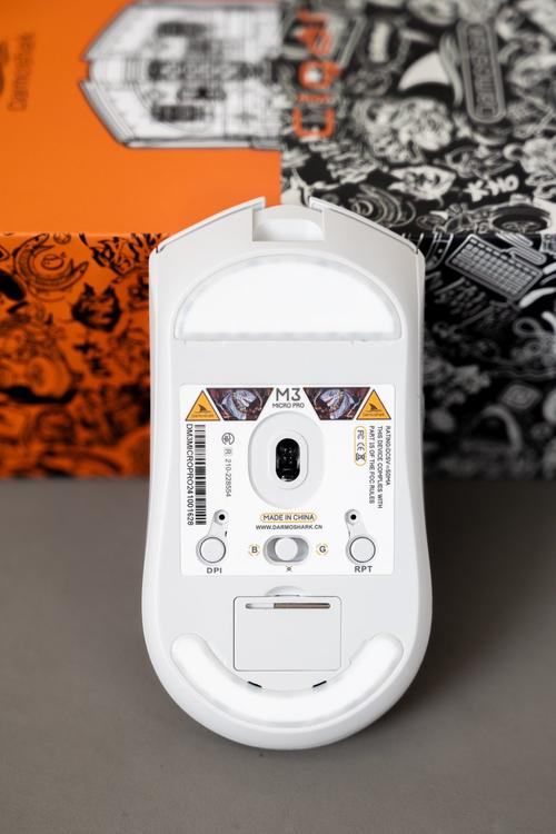 Darmoshark M3PRO 轻量无线游戏鼠标深度评测：55g 26000DPI 三模竞技神器